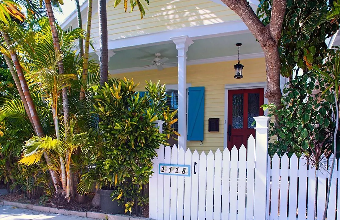 Pineapple Cottage-1